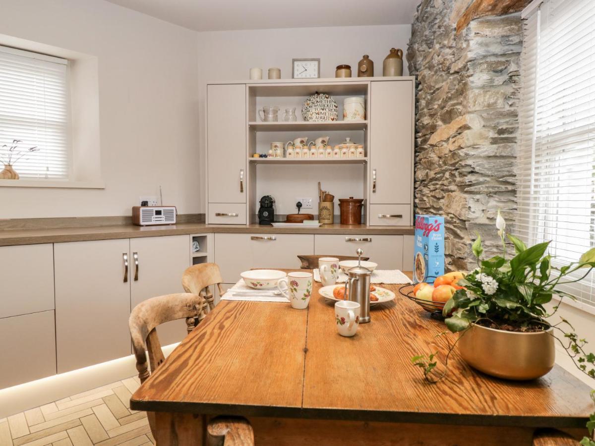 Bridge End Cottage อัลเวอร์สตัน ภายนอก รูปภาพ